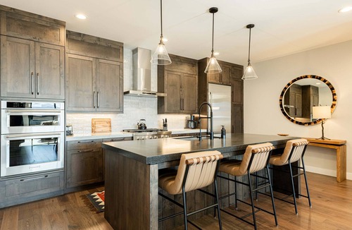 Hideout House | Modern 3BR Hideout Vista Retreat w/Hot Tub 10 Min to Park City & Jordanelle