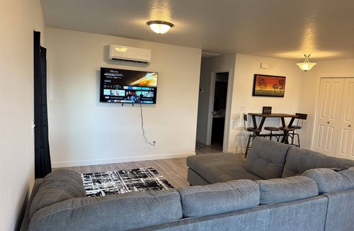Umatilla House | Modern 3BR Home Brand New Build Pet-Friendly Near Amazon & Columbia River