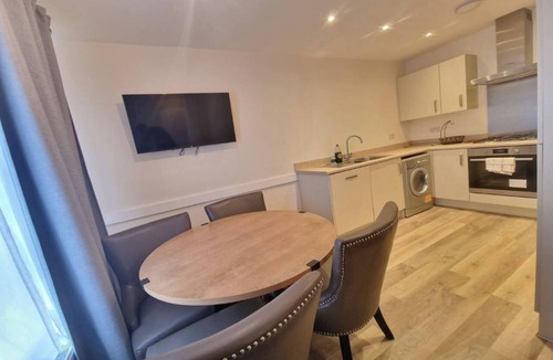 Stonnall House | Modern 3br Home near Nec and Airport in Birmingham