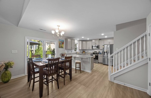 James City House | Modern 3BR Home w/Backyard, Firepit & Near DT