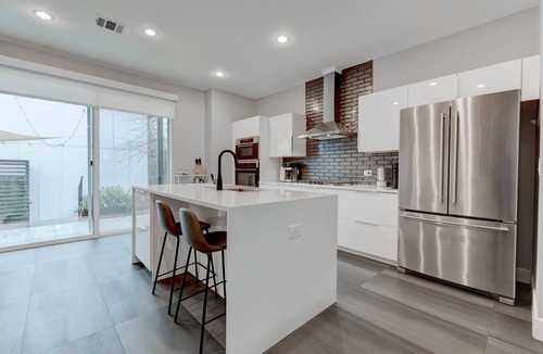 MLK House | Modern 3BR Home w/Backyard, BBQ grill & Sauna!