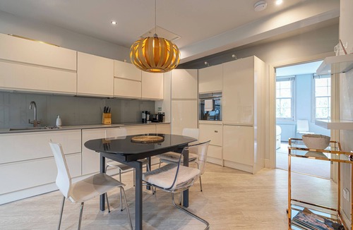 Pimlico Apartment | Modern 3BR House In Westminster Near Tate Britain