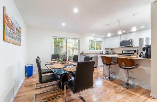 Richmond Highlands House | Modern 3BR House with BBQ Yard near Richmond Beach