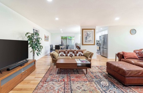 Richmond Highlands House | Modern 3BR House with BBQ Yard near Richmond Beach