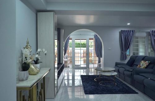 Kata Villa | MODERN 3BR Katabeach sweet Home