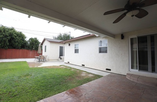 Los Angeles House | Modern 3BR Near SoFi, Intuit Dome Parking Workspace
