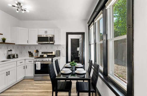 Penn-Knox House | Modern 3BR Philadelphia Stay, Central Location & Free Parking