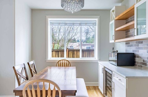 Edmonds House | Modern 3BR Retreat in Edmonds - Pets Welcome!