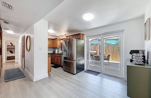 Walsingham House | Modern 3BR Retreat with Pool & Fire Pit