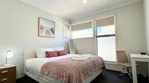 Kilkenny House | Modern 3BR Townhouse Near Shopping & CBD