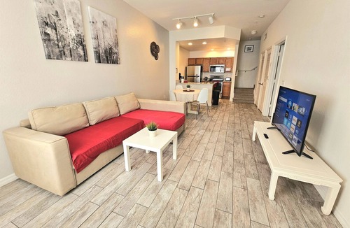 Venetian Bay Villages House | MODERN*3BR2BA*MASTER GROUNDFLOOR*GATED*AMENITIES