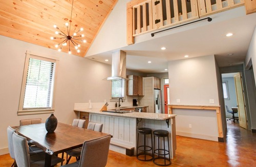Optimist Park House | Modern 4 Bed Home Walkable to Optimist Hall