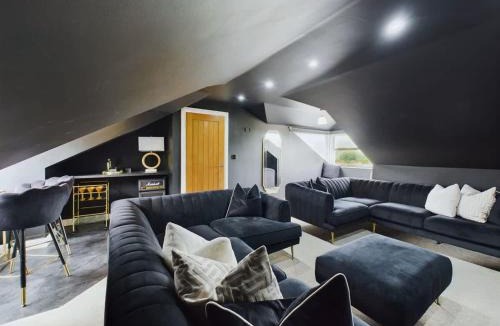 Eastgate Apartment | Modern 4 Bed Walk to Pubs, Shops and Countryside