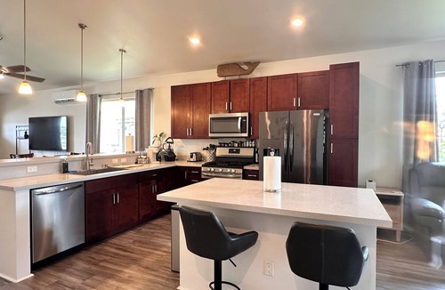 Ewa House | Modern 4-bedroom house in family-friendly Hoopili with WiFi, AC