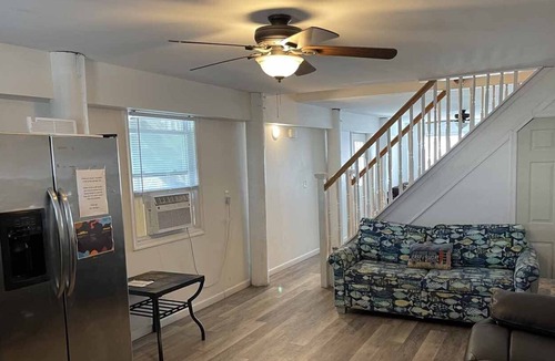 Ship Bottom House | Modern 4 or 5 Bedroom House Less Than Seven Houses From the Ocean