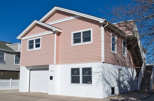 Ship Bottom House | Modern 4 or 5 Bedroom House Less Than Seven Houses From the Ocean