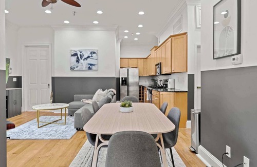 Old City Apartment | Modern 4BD Apt in the Heart of Old City