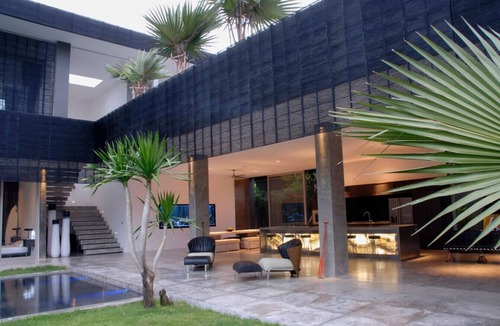 Dyanapura Villa | Modern 4BD Villa with Pool