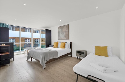 Weavers Apartment | Modern 4Bed 3Bath Balcony Apartment in Shoreditch - Pass the Keys