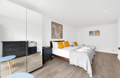 Weavers Apartment | Modern 4Bed 3Bath Balcony Apartment in Shoreditch - Pass the Keys