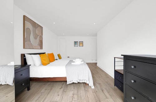 Weavers Apartment | Modern 4Bed 3Bath Balcony Apartment in Shoreditch - Pass the Keys