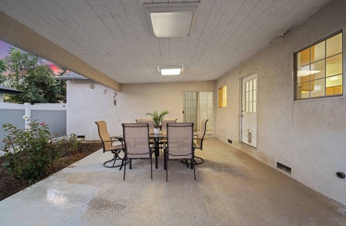 Burbank House | Modern 4BR 1.5BA W/Pool Table