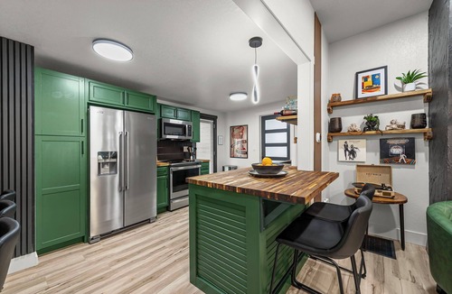 Independence House | Modern 4BR 2BA Near KC Stadiums FIFA & Historic Independence Square