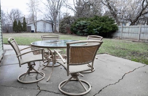 Appleton House | Modern 4BR 3BA steps from downtown