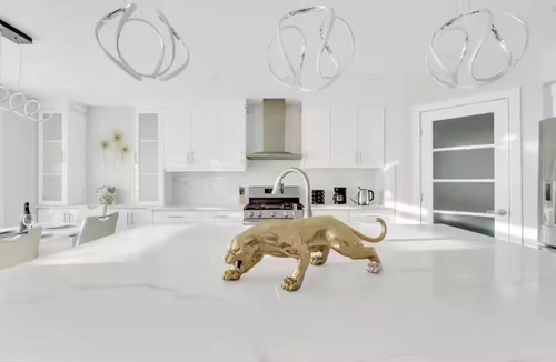 Panorama Hills House | Modern 4BR | AC | Close Airport, Stores & Dining