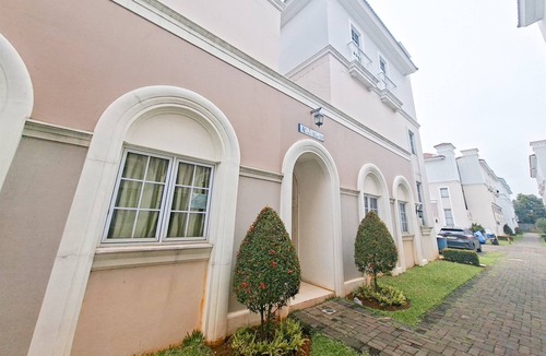 Pagedangan Apartment | Modern 4Br Apartment At Guest House Vanya Park