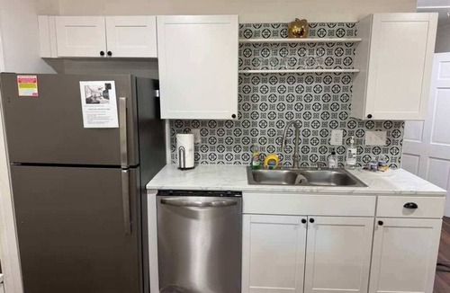 Belle Mina House | Modern 4BR - Displaced Families - Corporate Stays - 2 Living Rooms + Fire Pit