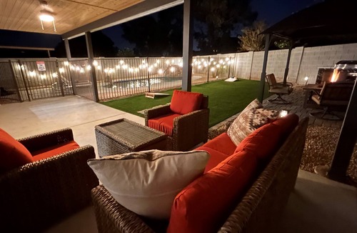Glendale House | Modern 4BR Escape w Private Pool, 3 mi to state farm stadium, dining & shopping!