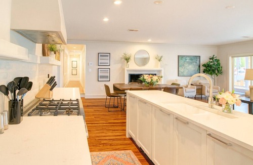 Dixie - Berryhill House | Modern 4BR Lakefront Home w/Pool, Patio & Pets OK