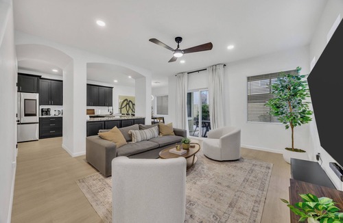 Ashley Heights House | Modern 4BR + Loft Family-Friendly Gilbert Stay Sleeps 11
