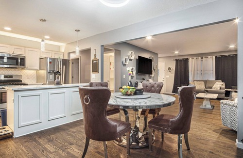 Omaha House | Modern 4BR Near Downtown, Chef Kitchen, Fenced Yard, EV Charger, W/D