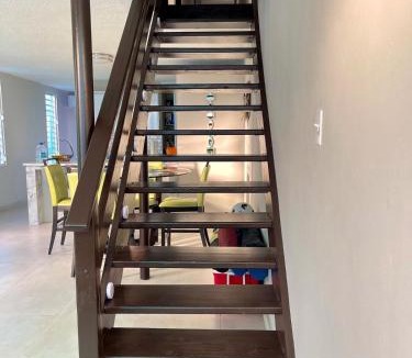 Cerro Gordo House | Modern 4BR Oasis