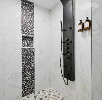 Wholesale District Apartment | Modern 4th-Floor Flat in the Heart of Indianapolis