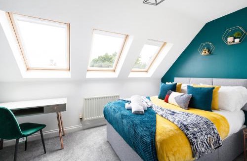 Hanham House | Modern 5 Bedroom Bath House - Hot Tub