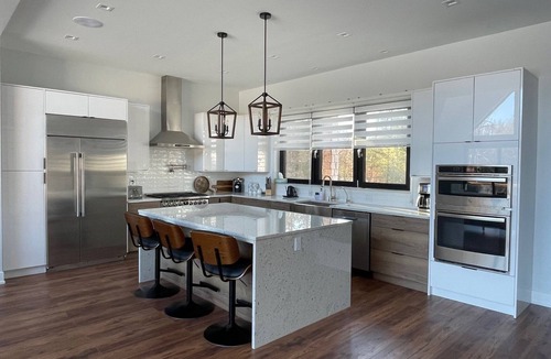 Mauston House | Modern 5 bedroom house is a perfect vacation rental for those looking to escape