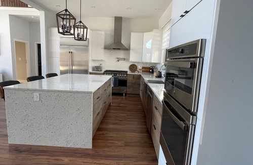 Mauston House | Modern 5 bedroom house is a perfect vacation rental for those looking to escape
