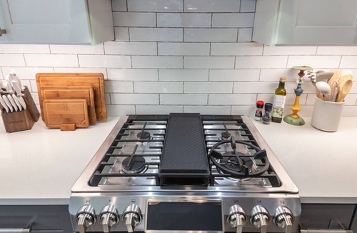 Govalle House | Modern 5+ BR Getaway | Pool · Hot Tub · Game Room!