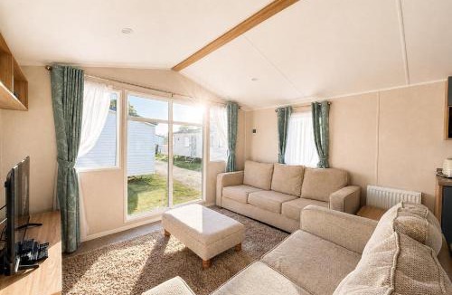 Clacton-on-Sea House | Modern 6 Berth Caravan With Decking To The Side At Valley Farm Ref 46946Sb