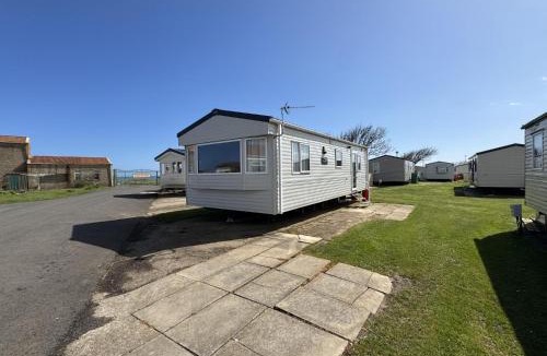 Winestead House | Modern 6 Berth Caravan At Sand Le Mere Park, Yorkshire Ref 71002D