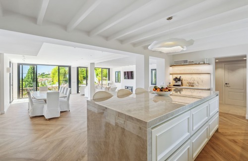 New Golden Mile Villa | Modern 6-Bedroom Villa in El Paraíso, Marbella