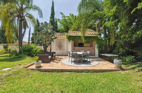 New Golden Mile Villa | Modern 6-Bedroom Villa in El Paraíso, Marbella