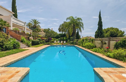New Golden Mile Villa | Modern 6-Bedroom Villa in El Paraíso, Marbella