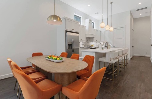 Montrose House | Modern 7BR/7BA Home Houston Skyline Rooftop