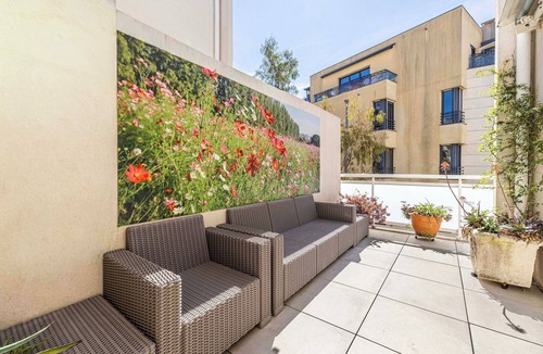 Prado - Republique Apartment | Modern, A/C Duplex - 3BDR/6P - Cannes