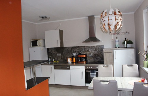Fredersdorf Apartment | Modern apartment on the edge of the city