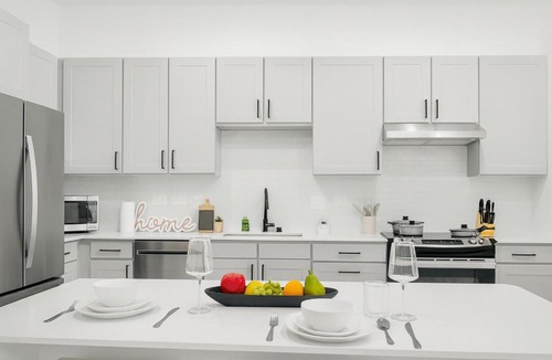 Sherman Apartment | Modern A plus Location KINGbed pool gym